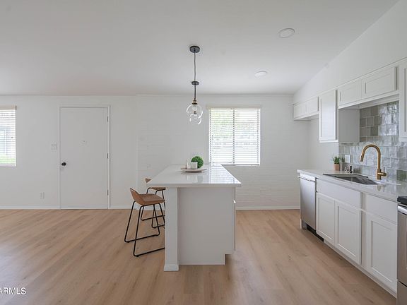 5th image of 10608 W OAKMONT Drive