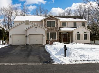 214 Driftwood Dr, Oneida, NY 13421