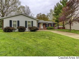 12 Hyde Park Pl, Springfield, IL 62703