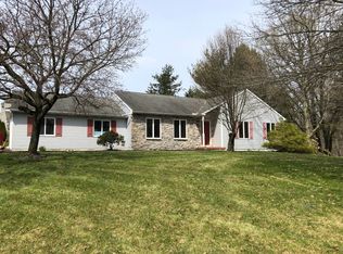 2103 Sheri Ln, Mount Joy, PA 17552