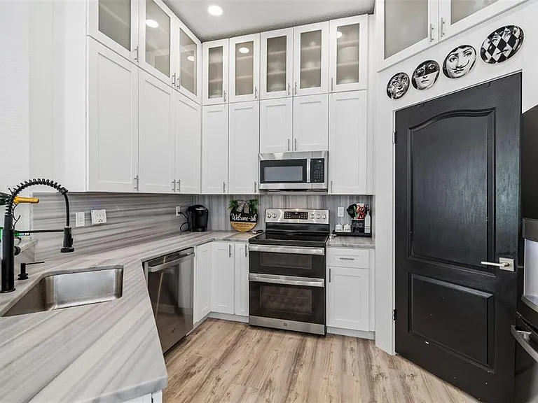 728 Coral Reef Dr #728 — Photo 13