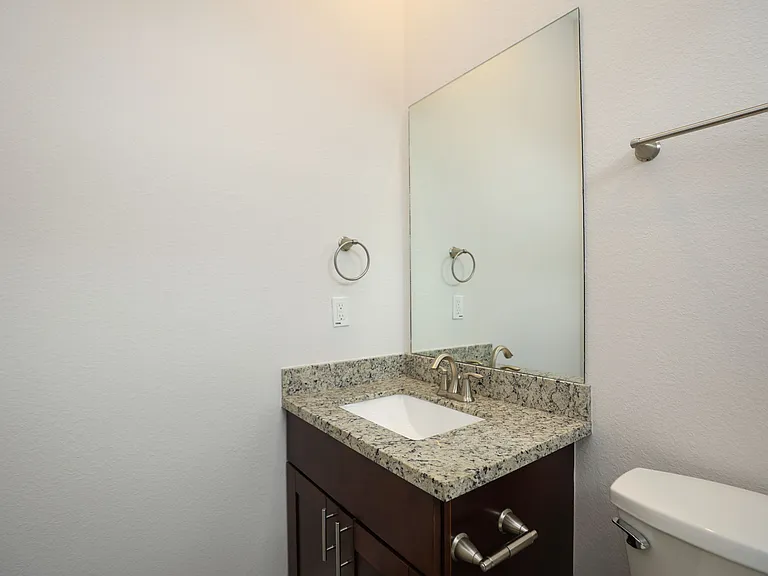 2212 Stuart St — Photo 30