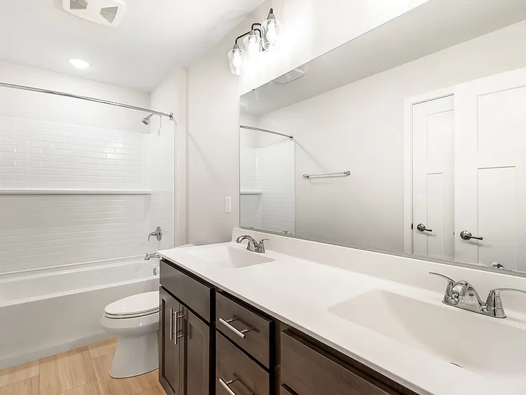 670 Lambert Dr — Photo 22
