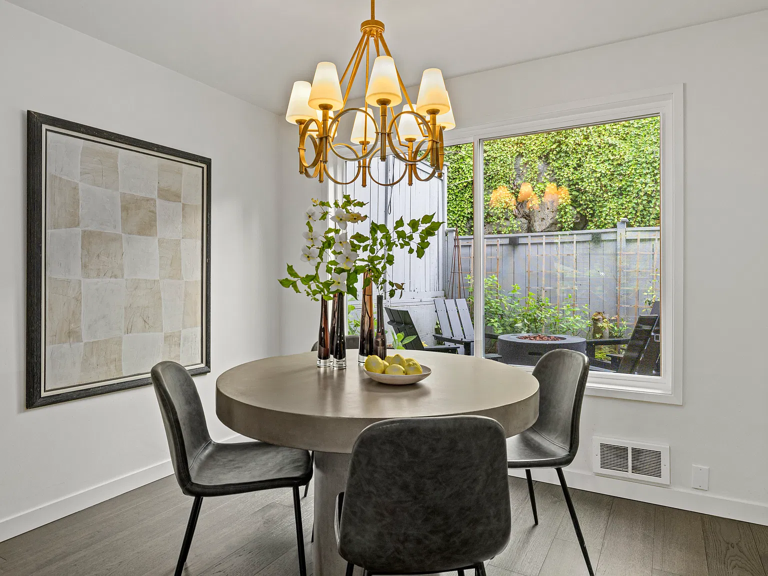 2 bed, 1.5 bath, 1105 sqft, $3,600 — Photo 3