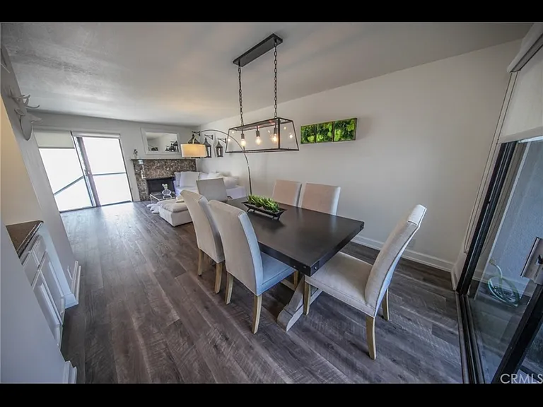 2221 Saybrook Ln — Photo 2