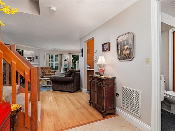 3rd image of 923 Ridgefield Cir #923C