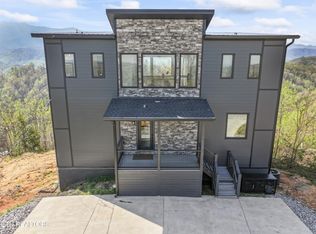 896 Chalet Village Blvd, Gatlinburg, TN 37738