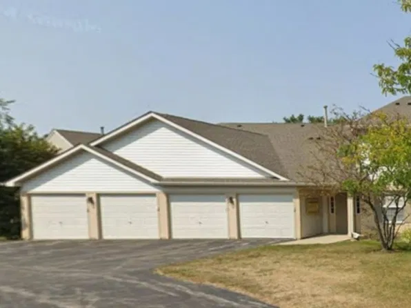 1303 N Red Oak Cir Unit 4, Round Lake Beach, IL 60073