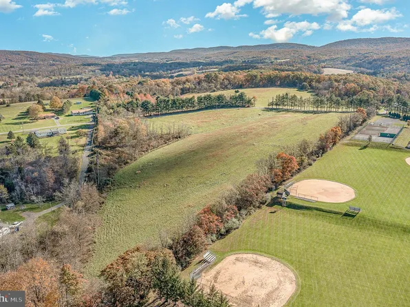 3 Burn Hill Rd, Shermans Dale, PA 17090