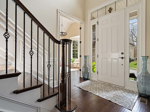 5th image of 7410 Edenbridge Ln