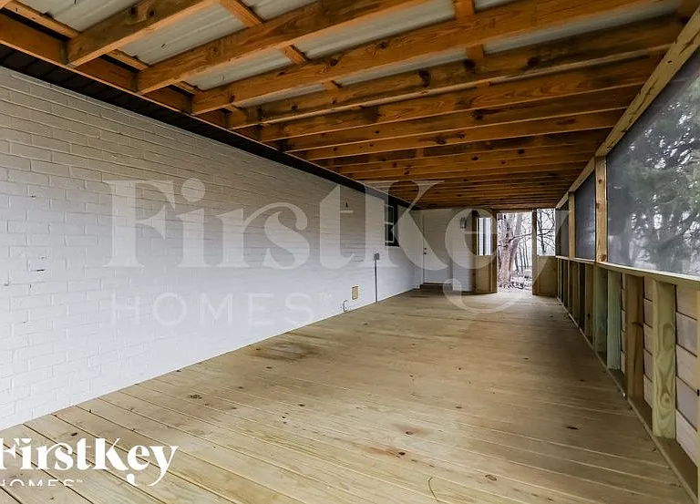 208 Beech Dr — Photo 14