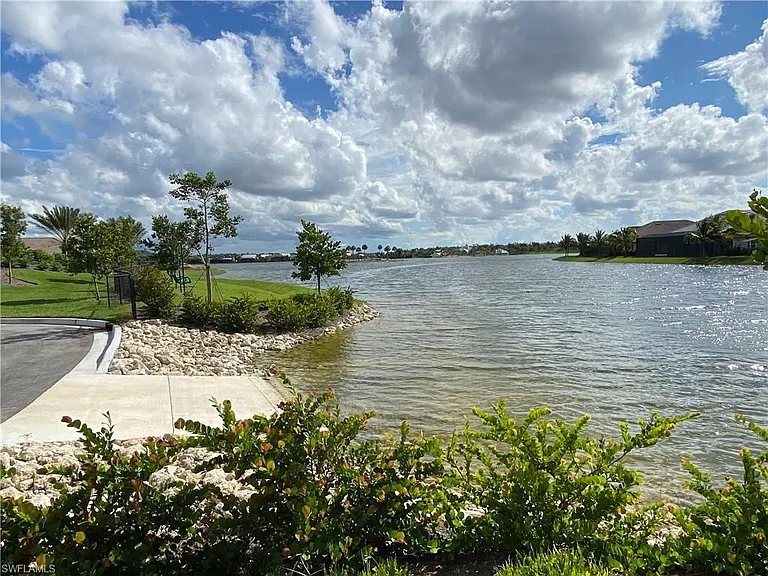 14639 Edgewater Cir — Photo 22