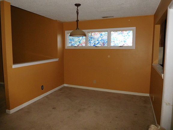 3rd image of 14888 Clovercrest Dr SE