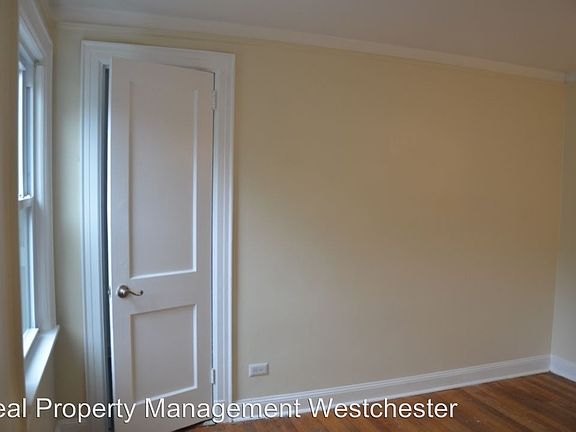 5th image of 222 Washington St APT B
