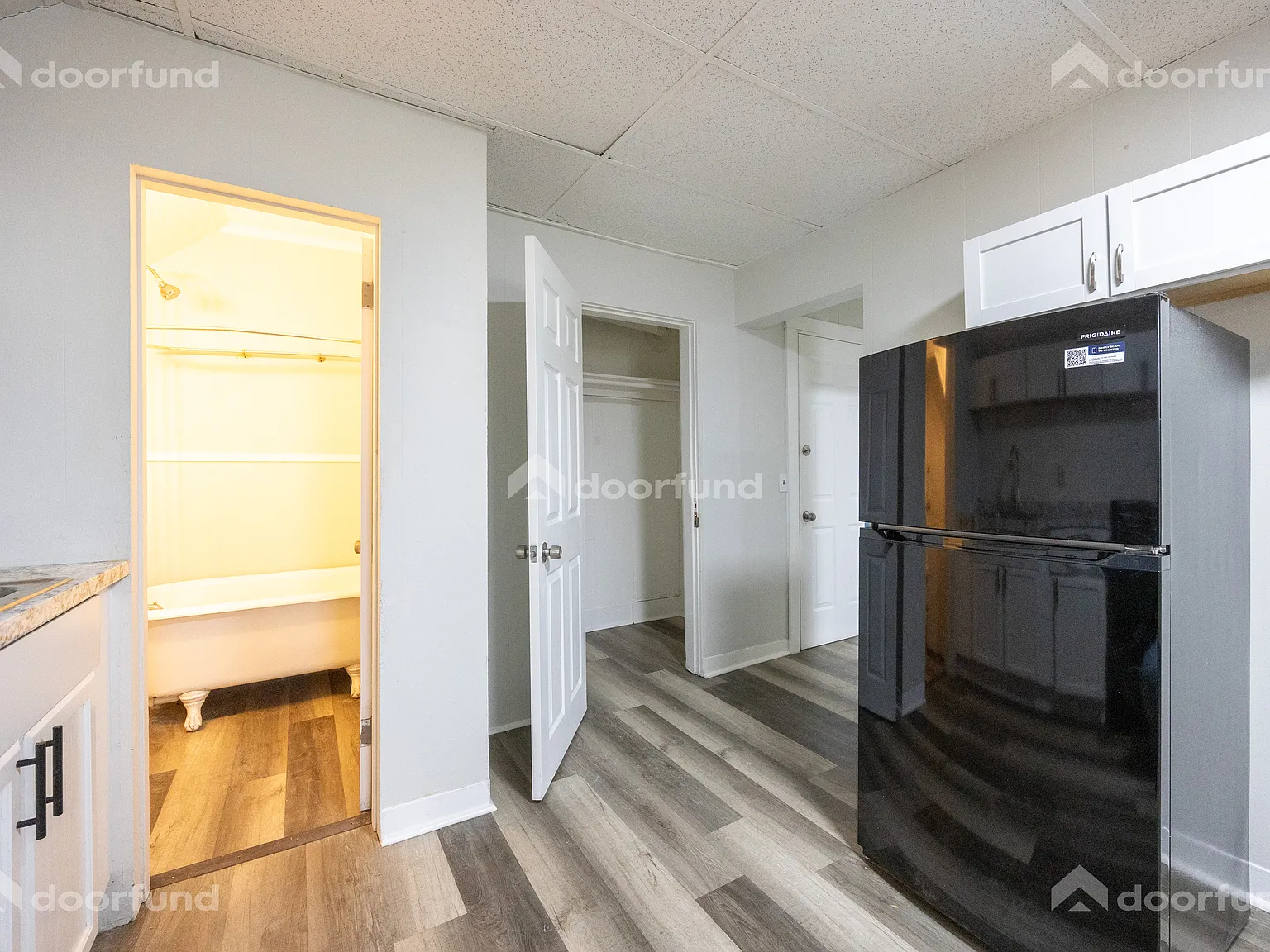Studio, 250 sqft, $1,275 — Photo 4