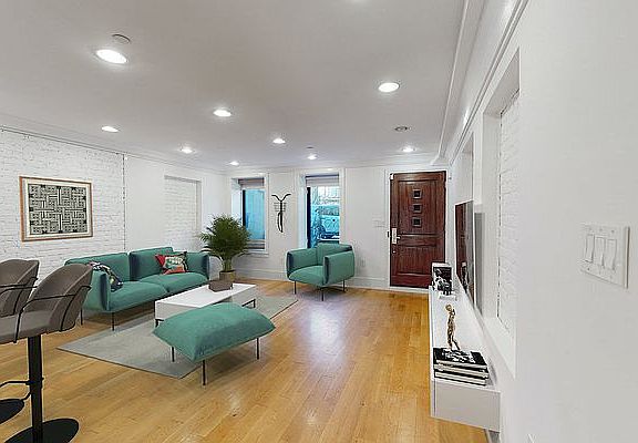3rd image of 260 W 132nd St