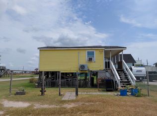 422 Oyster St, Surfside Beach, TX 77541