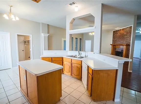 2nd image of 2202 Lone Pecan Dr