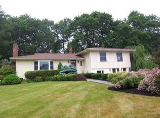 51 Merrill Rd, Falmouth, ME 04105