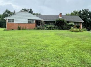 11601 Daisy Ln, Glenn Dale, MD 20769