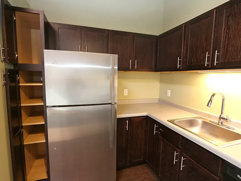 La Pompadour Apartments — Photo 20