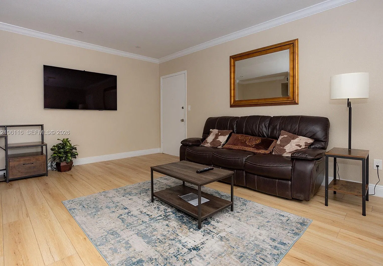 1 Edgewater Dr — Photo 4