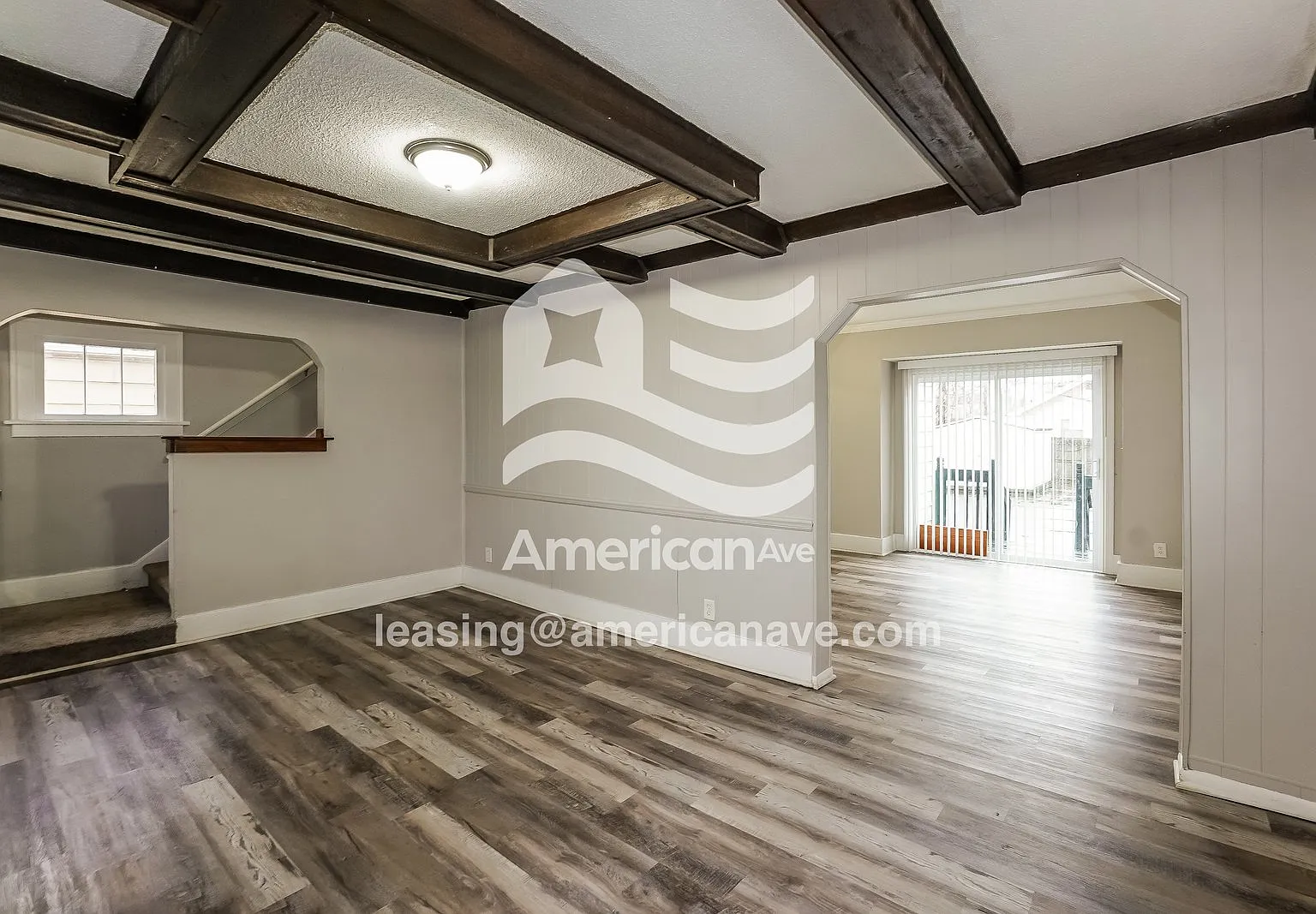 3 bed, 1.0 bath, 1029 sqft, $1,439 — Photo 2