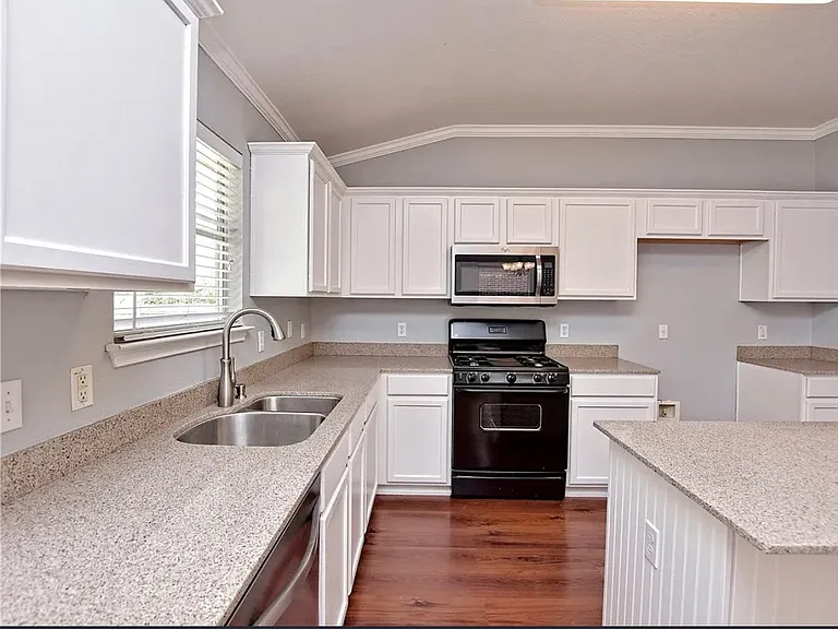 17518 Port Hood Dr — Photo 5