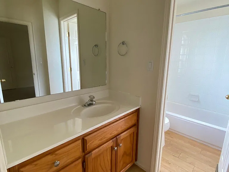 7432 Peregrine Rd NE — Photo 21
