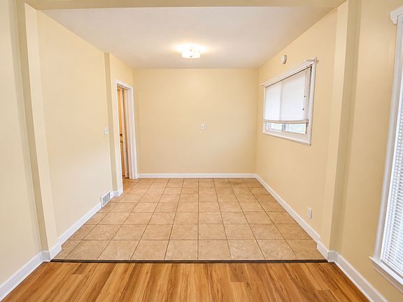 4th image of 1407 Durand Ct SE