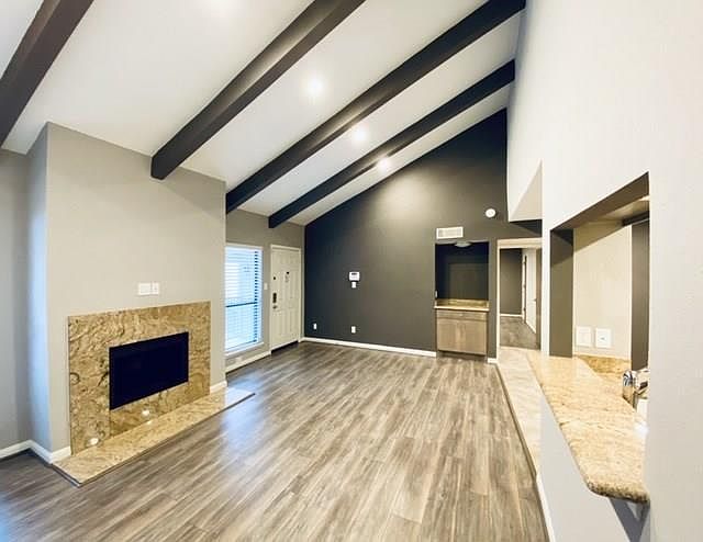 1st image of 1100 Augusta Dr APT 14