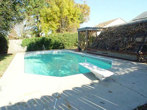 4th image of 1033 Daniel Maloney Dr