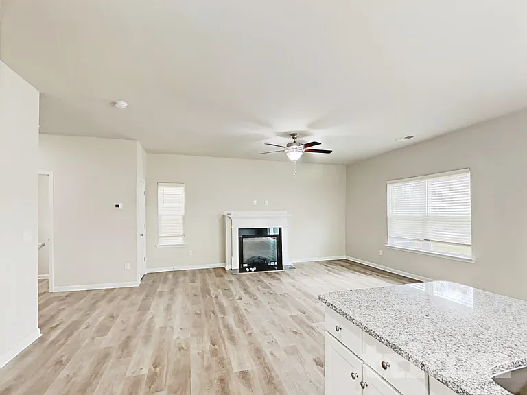 126 Spring Knoll Dr — Photo 2