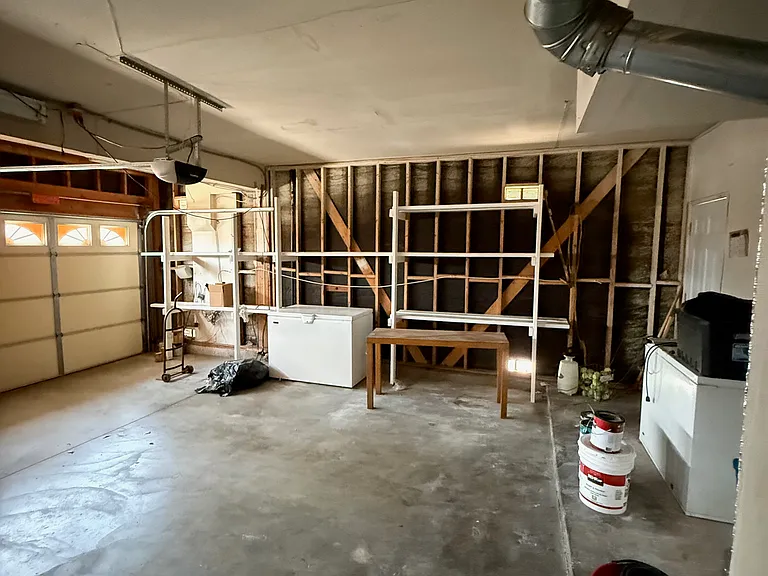 711 Canterbury Cir — Photo 28