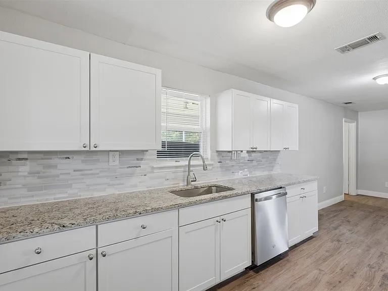313 N Church St — Photo 11