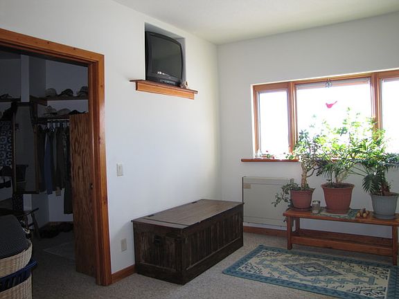 5th image of 1331 County Road 1470e