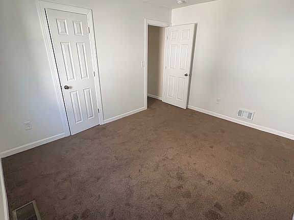 5th image of 618 W Fairview Ave