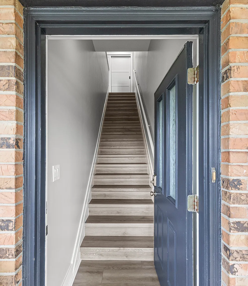 2 bed, 995 sqft, $1,800 — Photo 3