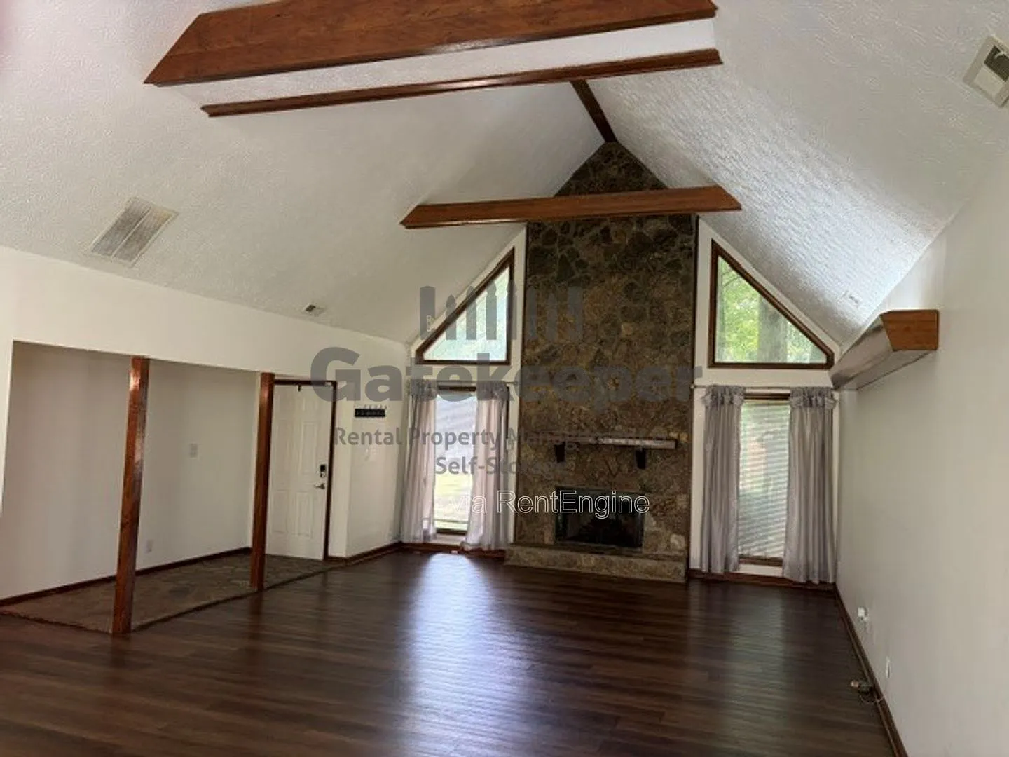 4 bed, 2.0 bath, 3000 sqft, $2,345 — Photo 3