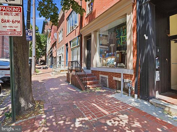 4th image of 827 N Howard St