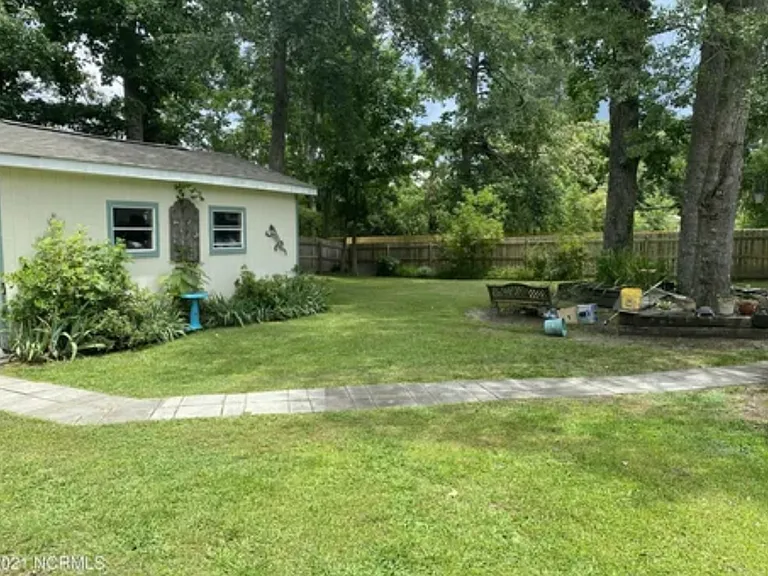 513 Crissy Dr — Photo 17