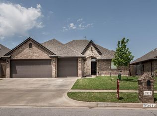 2913 Brookstone Ct, Moore, OK 73160