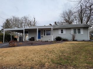 1235 Halls Ln, Hillsboro, IL 62049