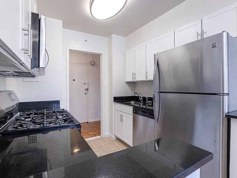 Cleveland House — Photo 13