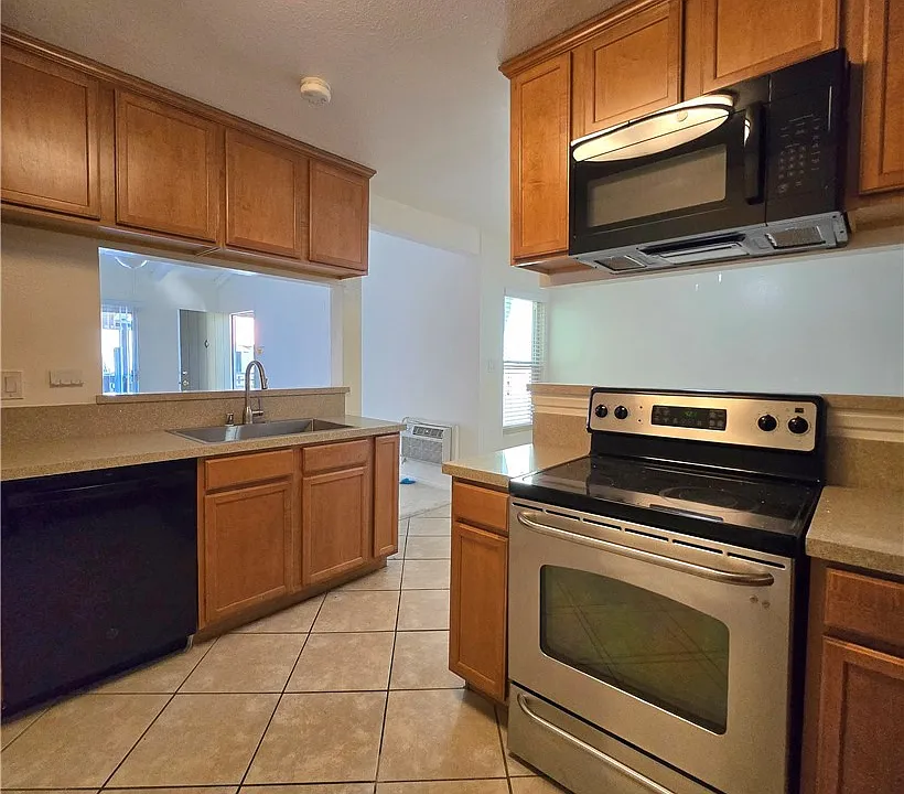 1345 Cabrillo Park Dr #R4