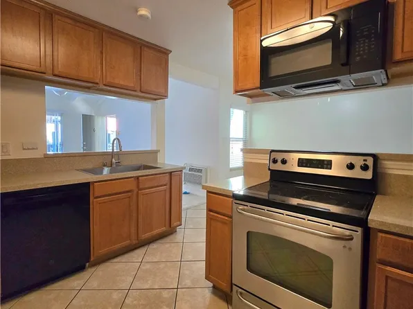 1345 Cabrillo Park Dr APT R4, Santa Ana, CA 92701