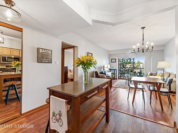 4th image of 14 S Ashland Ave APT 308
