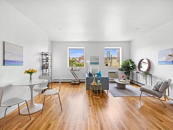 2nd image of 21 Douglass St APT 4R
