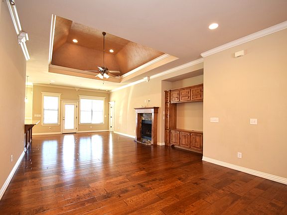 3rd image of 3105 Joshua Ave
