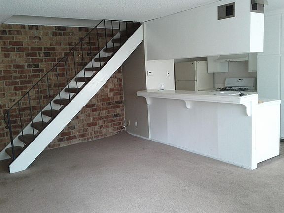 2nd image of 2110 Arroyo Ct APT 3